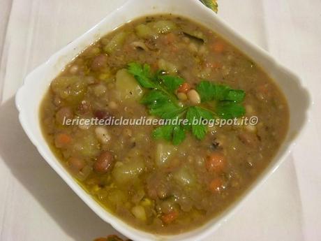 Minestrone alla contadina con misto di legumi secchi