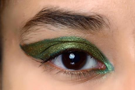 METALLIC MAKE-UP: per le feste il trucco si fa metallico