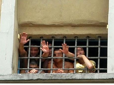 Perchè in Italia i detenuti guadagnano per sè e nel resto del mondo per lo Stato - c'è una soluzione per l'emergenza-carceri usiamola