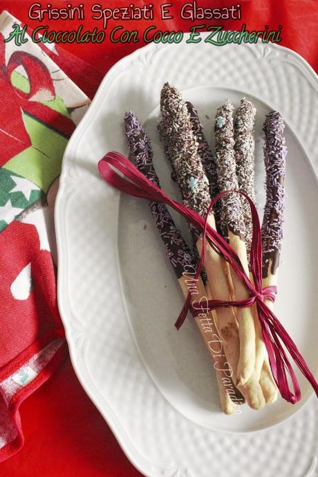 Grissini Speziati E Glassati Al Cioccolato Con Cocco E Zuccherini