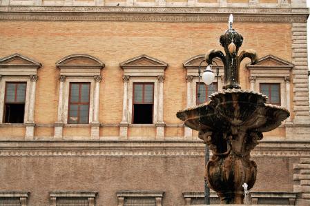 fontana piazza farnese 7