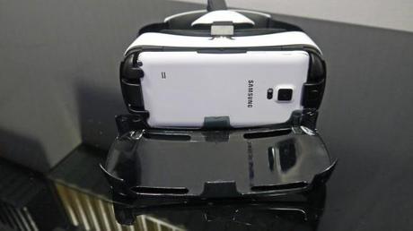 Gear VR: scopriamo le carte del visore di Samsung