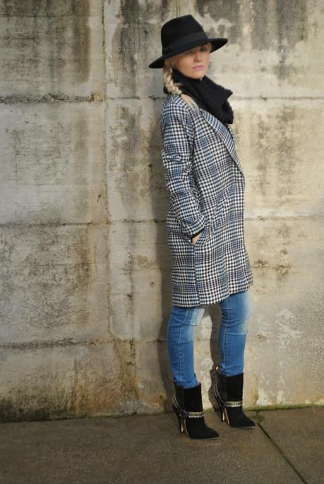 OUTFIT OVERSIZE COAT AND BLACK  FEDORA HAT