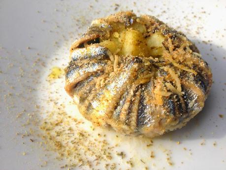 tortino di alici con indivia riccia patate , cucina ebraica romana rivista gustosano rubrica il pesce fuori dall'acqua alessandra ruggeri