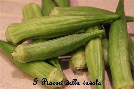 Mezze penne al farro con sugo di okra