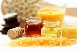 Il miele come ingrediente di una maschera contro l'acne