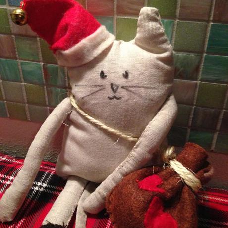 cat-doll-christmas-detail