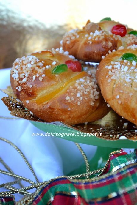 Briochine natalizie e finto-panettone