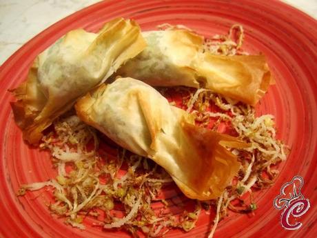 Caramelle di cavolini in pasta fillo con germogli e pistacchi: dall'orto al palato con un soffio di magia