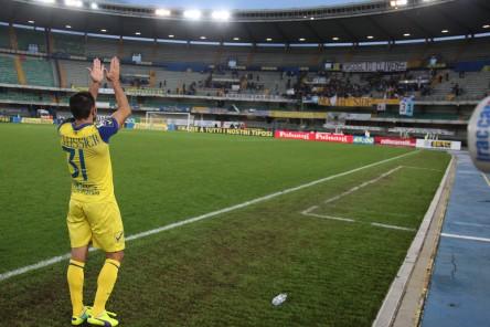 PELLISSIER CHIEVO CESENA SALUTA CURVA FOTO GALETTO IL NAZIONALE NICO0299