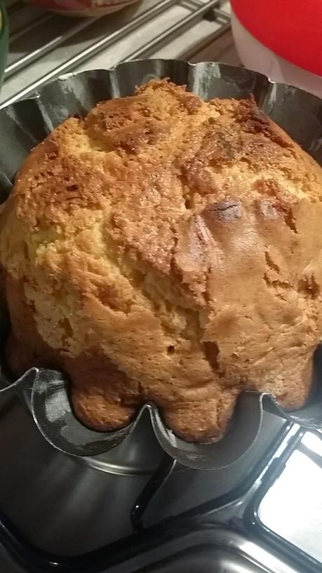 Pandoro (simil) fatto in casa farcito con crema di clemetine