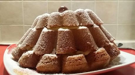 Pandoro (simil) fatto in casa farcito con crema di clemetine