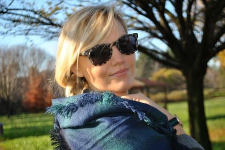 outfit invernale casual outfit mantella outfit maxi sciarpa come indossare la sciarpa sciarpa stampa plaid outfit total jeans mocassini borsa blu armani jeans occhiali da sole carrera anello blu luca barra orologio daniel wellington orologio preppy outfit stile preppy jeans sebiro acconciatura treccia laterale how to wear cape cape outfit outfit dicembre 2014 december outfits fashion blogger italiane fashion bloggers italy how to wear plaid scarf winter outfits mariafelicia magno fashion blogger colorblock by felym fashion blog italiani blonde girls blondie blonde hair ragazze capelli biondi 