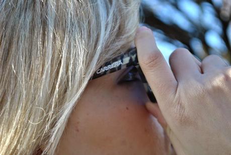 outfit invernale casual outfit mantella outfit maxi sciarpa come indossare la sciarpa sciarpa stampa plaid outfit total jeans mocassini borsa blu armani jeans occhiali da sole carrera anello blu luca barra orologio daniel wellington orologio preppy outfit stile preppy jeans sebiro acconciatura treccia laterale how to wear cape cape outfit outfit dicembre 2014 december outfits fashion blogger italiane fashion bloggers italy how to wear plaid scarf winter outfits mariafelicia magno fashion blogger colorblock by felym fashion blog italiani blonde girls blondie blonde hair ragazze capelli biondi 