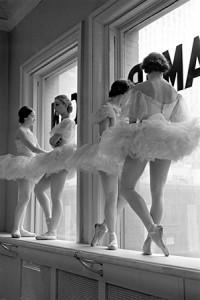 4.Alfred-Eisenstaedt,-Future-Ballerinas,-New-York,-New-York-1937-©Time-Inc.