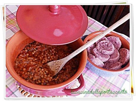 Lenticchie in umido con cotechino fresco di Varzi / Lentil stew with sausage fresh Varzi