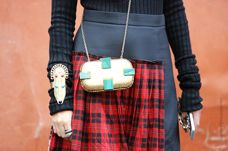 In the Street...Tartan mania: the timeless fashion of the Scottish fabric always trendy...For vogue.it