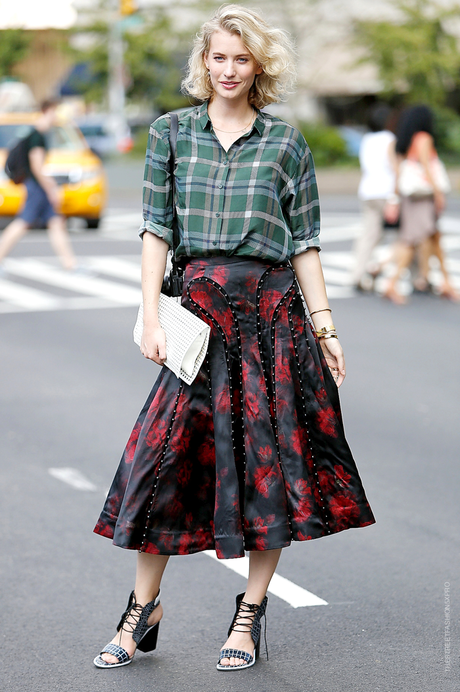 In the Street...Tartan mania: the timeless fashion of the Scottish fabric always trendy...For vogue.it