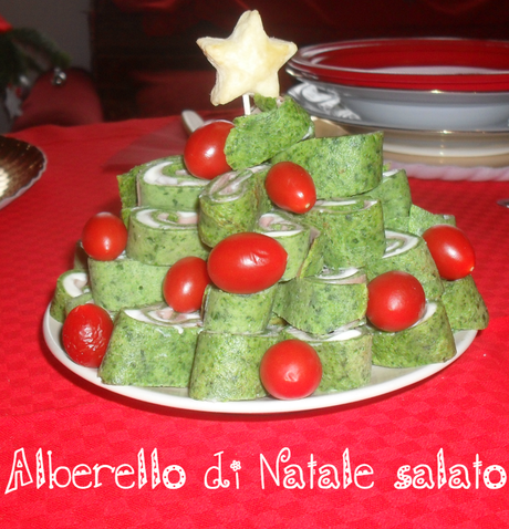 Albero di Natale di crepes verdi e pomodorini [Calendario dell'avvento // 13 dicembre]