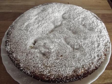 TORTA CON CONFETTURA DI FRAGOLE