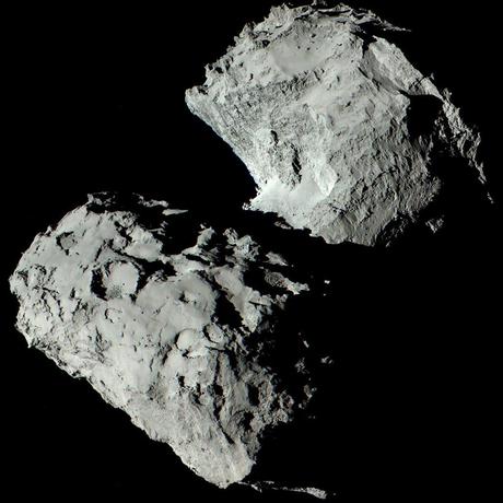 OSIRIS prima immagine a colori della cometa 67P (rotated)