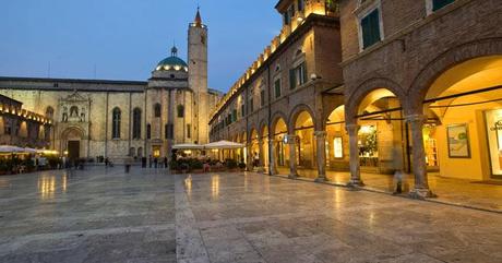 Piazza del Popolo ad Ascoli Piceno