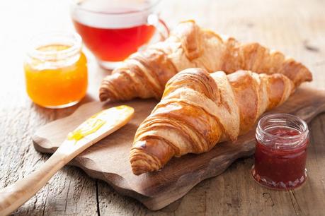 petit dejeuner croissant