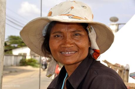 sugar cane juice phnom penh.JPG