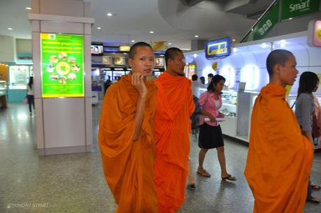 Sorya shopping center phnom penh cambogia.JPG