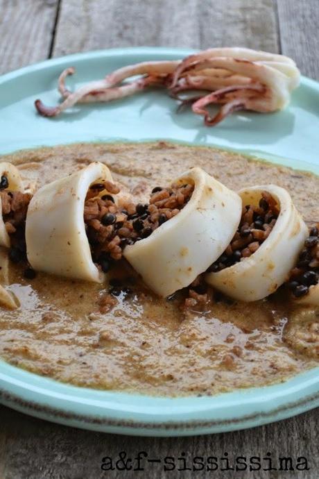 riso e lenticchie con calamaro su crema di pane