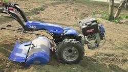 Motocoltivatore in configurazione fresa