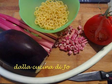 Anelletti cremosi con melanzana, sedano rosso e...