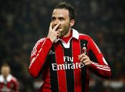 Milan saluta Pazzini destinazione Premier League