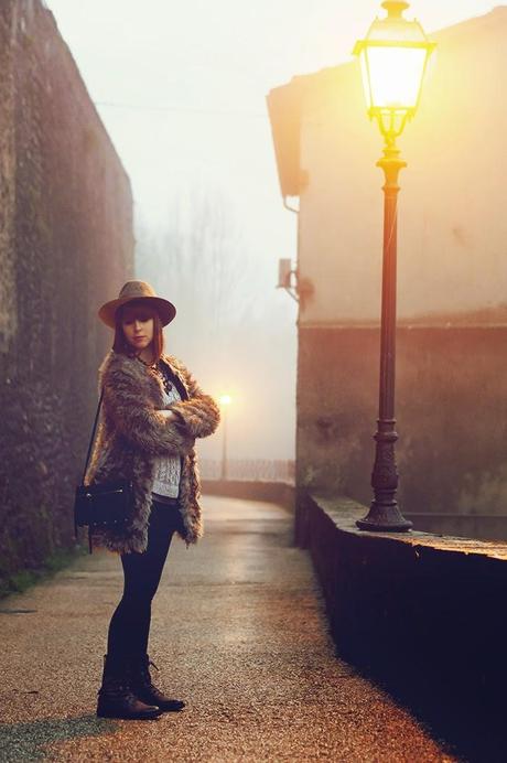 faux fur, fur, outfit, eleonora, pelliccia, sweater, grey, winter, ankle boots, hat, borsalino