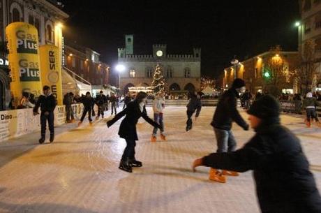 Un Natale a luci spente, ma con le persone accese