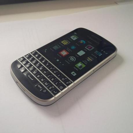 BlackBerry ritorna alle origini con il Classic il nuovo smartphone