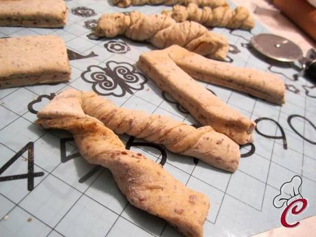 Torciglioni lievitati con semi di lino e semi di chia: il riscatto delle buone abitudini assopite