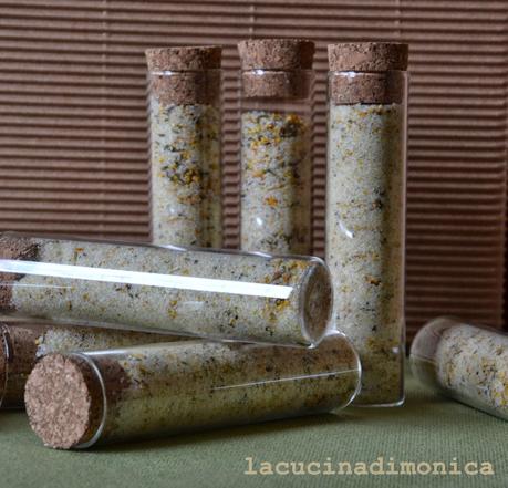 sale con agrumi e rosmarino