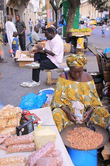 Cinq centimes biscuits - i biscotti di zucchero guarniti con burro di arachidi dal Senegal