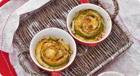 Anelli di sfoglia gratinati con porri zucca e salmone