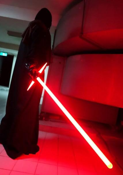La replica della nuova spada laser di Star Wars