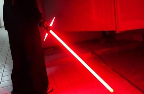 La replica della nuova spada laser di Star Wars