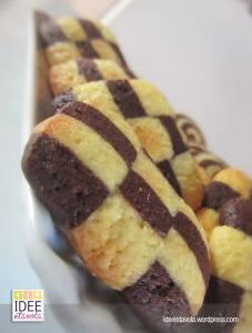 Biscotti a scacchi panna e cioccolato