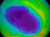 Antartide: buco dell’ozono rimane stabile altera l’ecosistema, “riscrivendo” l’andamento meteo