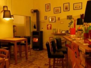 Il Camaleonte. Tanti colori, idee e sapori in una piola a gestione familiare. San Salvario, Torino Il camaleonte interni