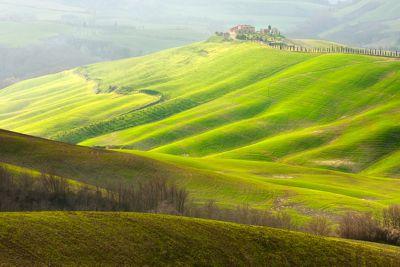 colline-verdi-casale-400