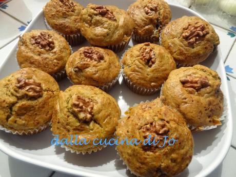 Muffins di grano saraceno con zola e noci