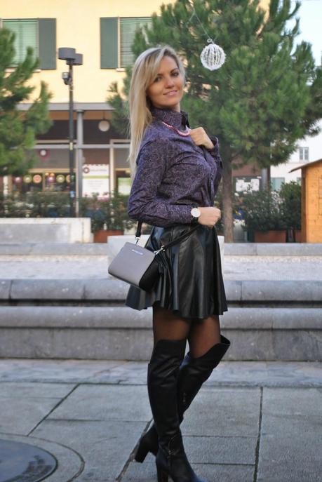 Black leather skirt and over knee boots - Paperblog