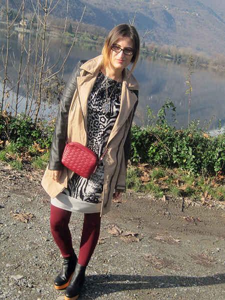 Autumn colors make me happy (Vestito Desigual, zeppe comodissime e dettagli rossi)