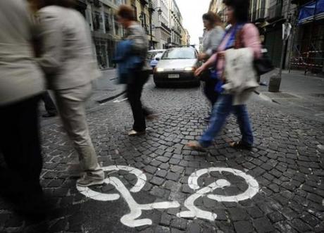 Napoli: piste ciclabili? Solo una “messinscena”